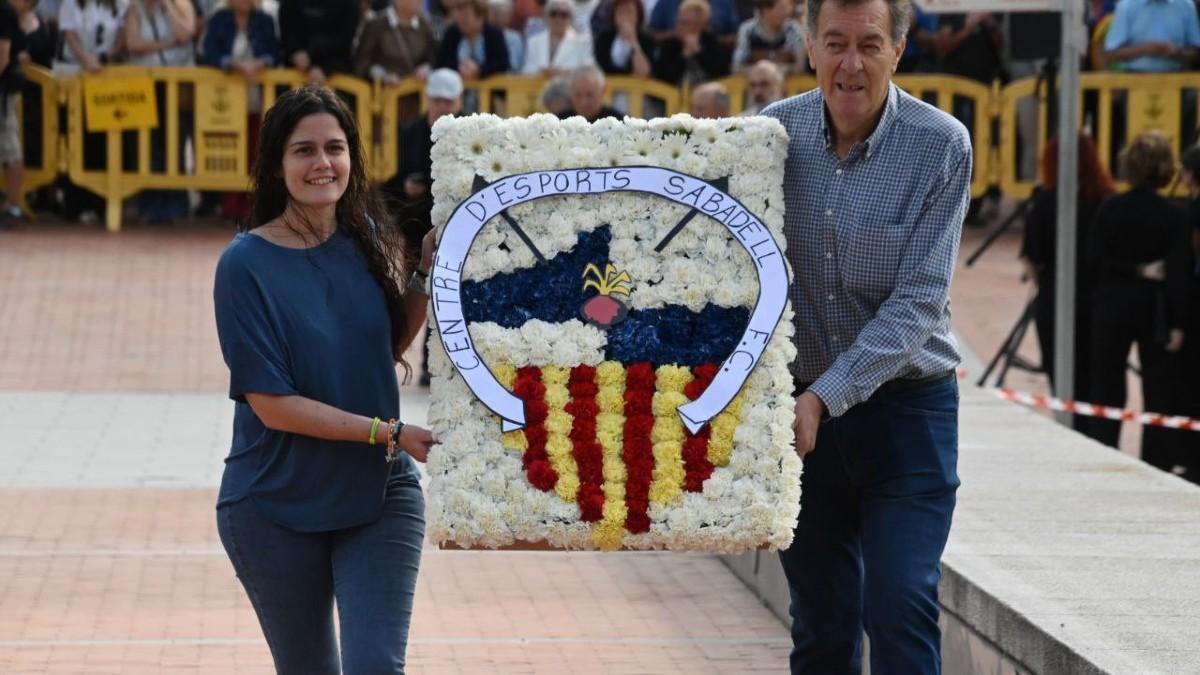 El Sabadell, en su ofrenta floral de la Diada
