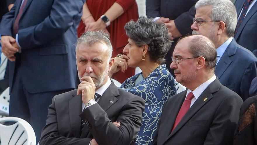 Ángel Víctor Torres, en el desfile de la Fiesta Nacional