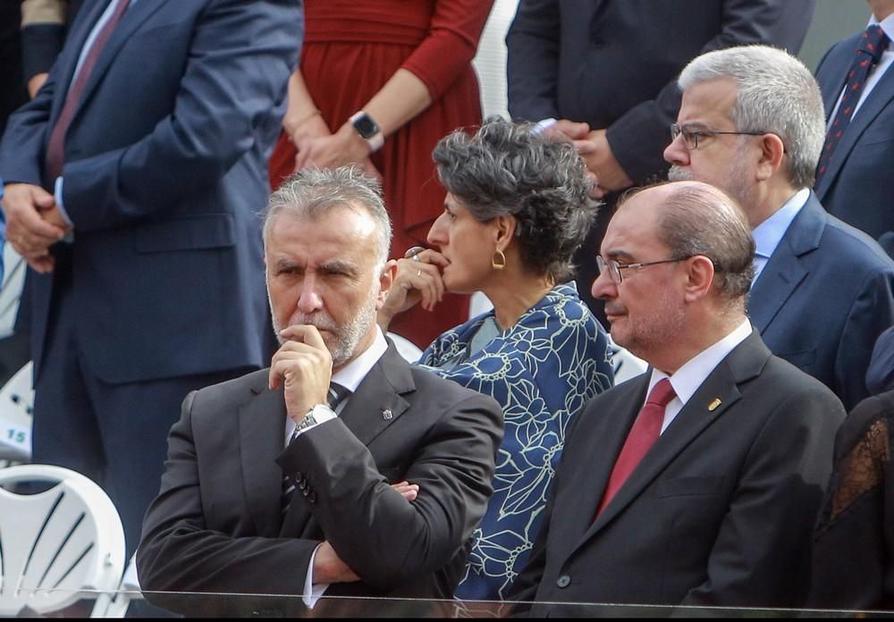 Ángel Víctor Torres, en el desfile de la Fiesta Nacional