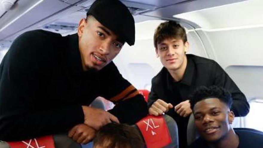 Bellinghan, Arda, Asencio y Tchouameni, en el avión de ida a Bérgamo