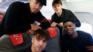 Bellinghan, Arda, Asencio y Tchouameni, en el avión de ida a Bérgamo