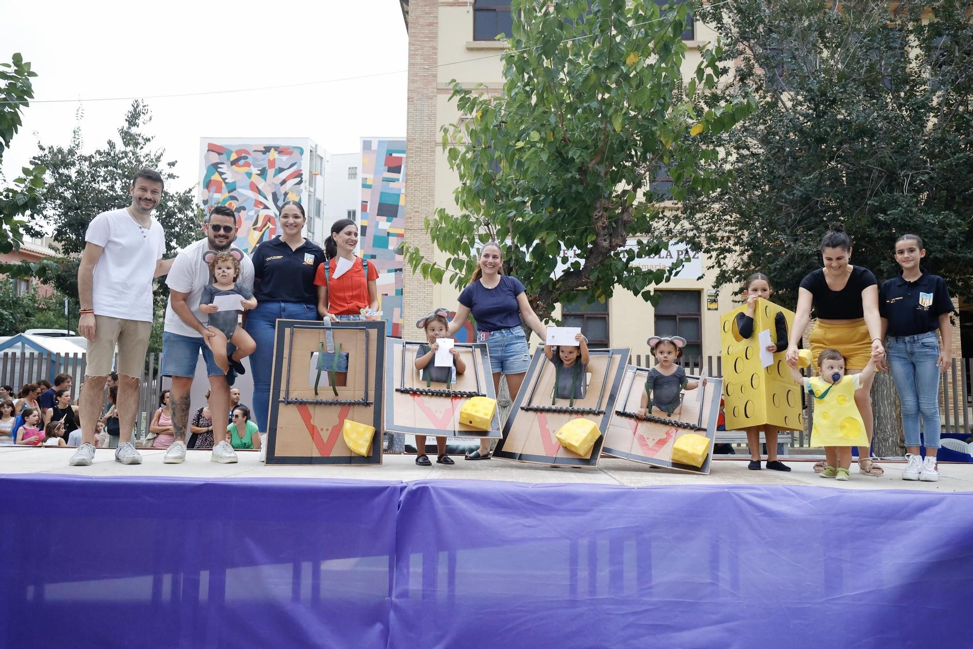 Disfraces pasados por agua en las Fiestas de Sant Joan