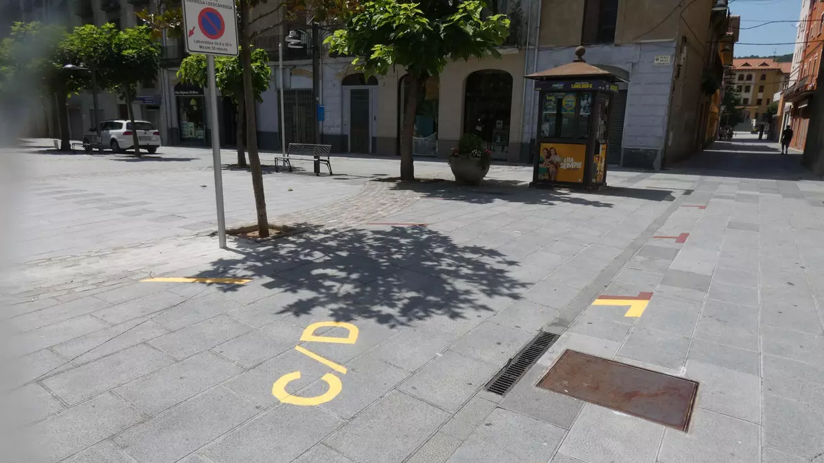 Senyalitzen els aparcaments del barri vell de Ripoll