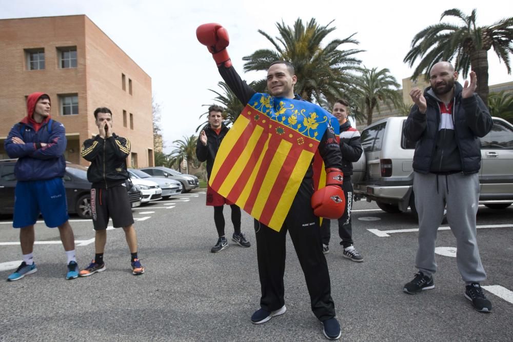 Protesta de boxeadores frente a la Conselleria de Educación