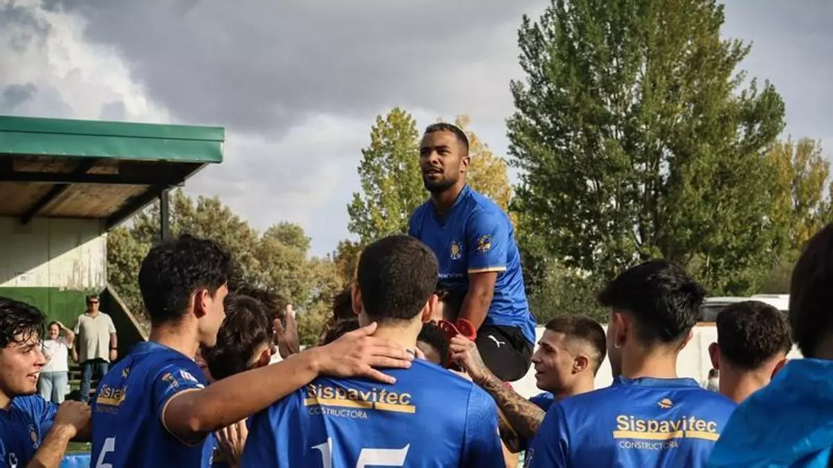 El Auriense espera al Deportivo con los brazos abiertos en la Copa del Rey: “Me haría ilusión la camiseta de Bil Nsongo”