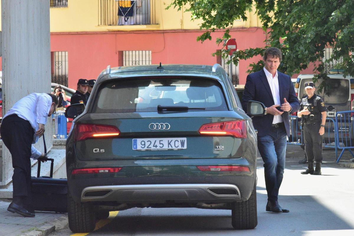 Fotogalería | Llegan los abogados de las acusaciones y los acusados en el juicio contra David Sánchez