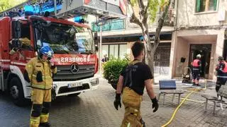Alarma por un incendio en la cocina de un piso en Blanquerna
