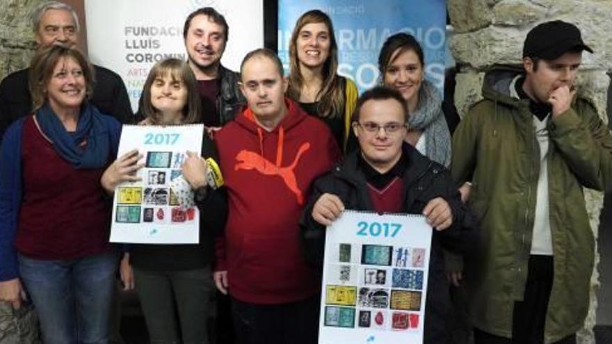 Els &quot;Artistes Outsiders&quot; amb representants de la Fundació