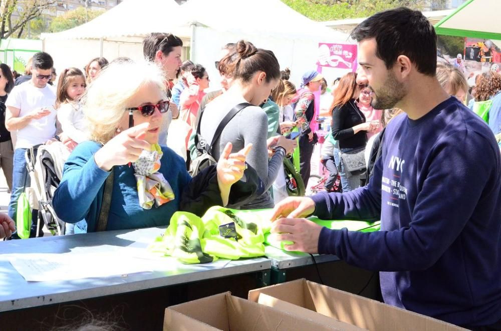 Entrega de dorsales de la III Carrera de la Mujer