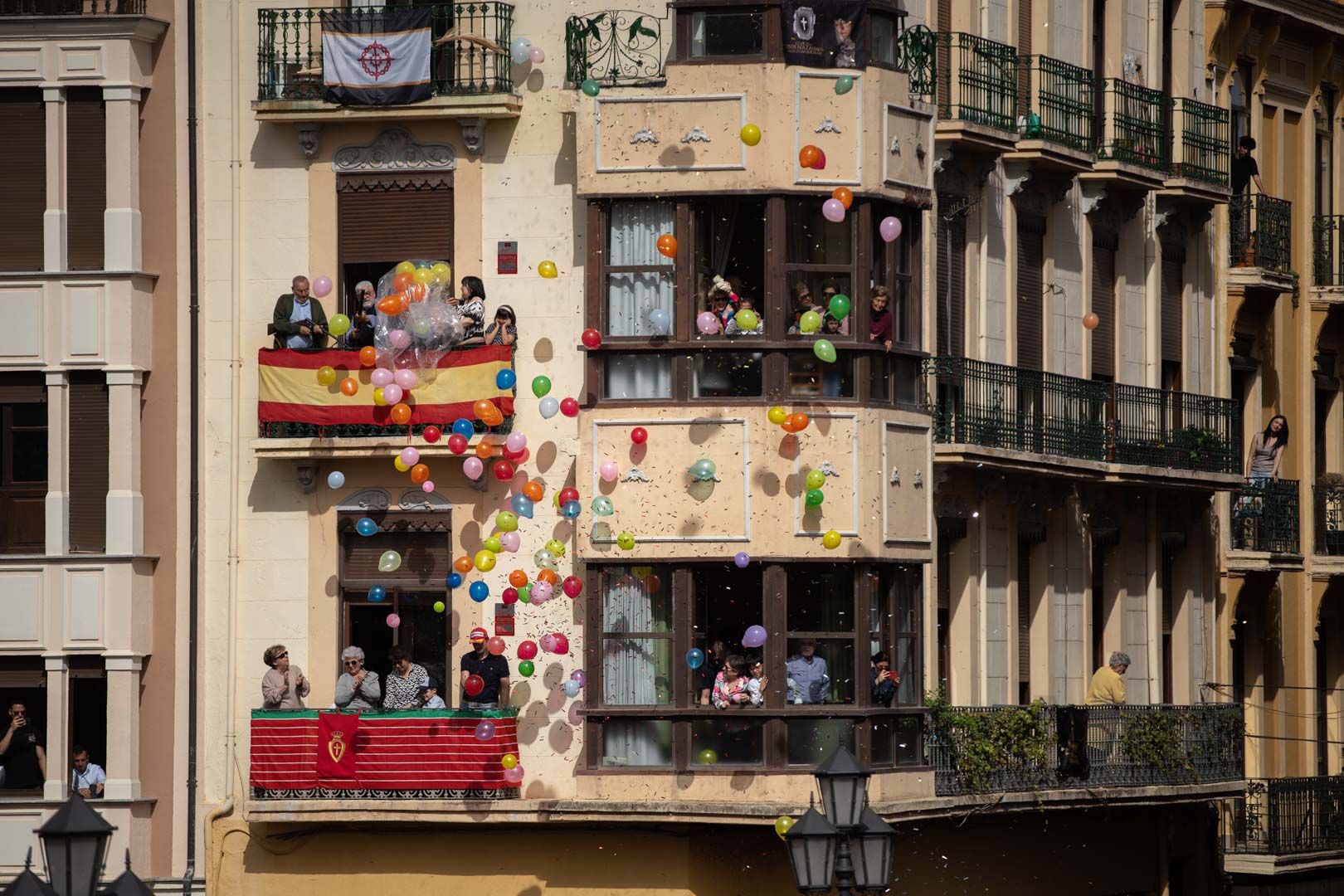 GALERÍA | Así ha sido el encuentro de Jesús Resucitado y su madre en la Plaza Mayor