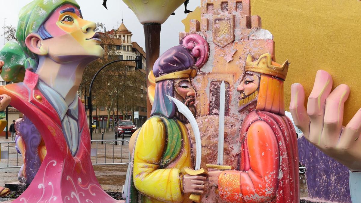 La hoguera de las Convivencias no resiste el granizo en Albacete