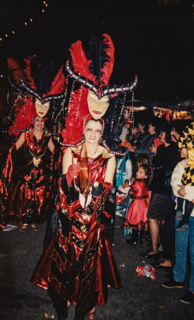 Una exposición en Arrecife conmemora los 40 años de Las Revoltosas, la primera murga de mujeres de España