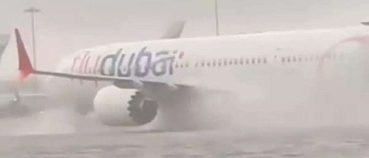 Impactantes vídeos de las tormentas en Dubái: paralizados aeropuertos y carreteras