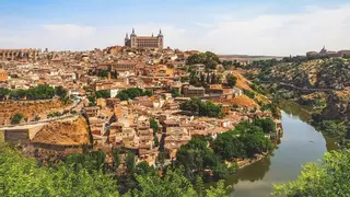 Esta es la ciudad a menos de una hora de Madrid que recomienda un experto mundial en viajes: visítala de noche
