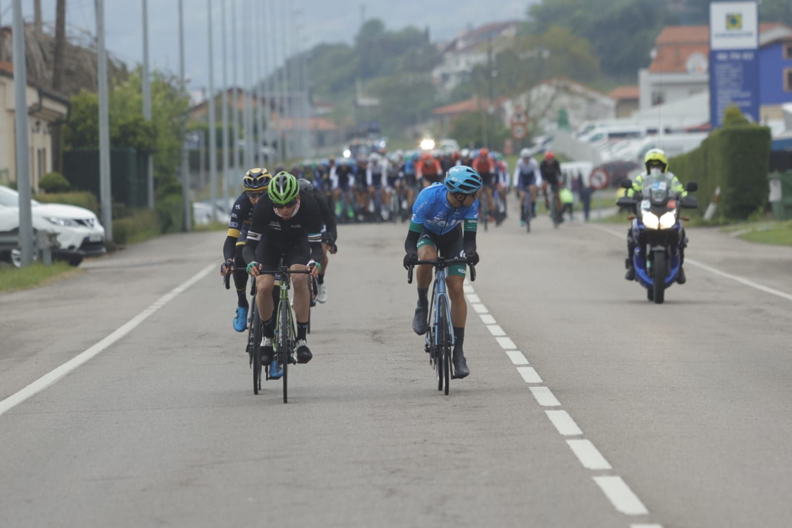 Imágenes de la primera etapa de la Vuelta a Asturias