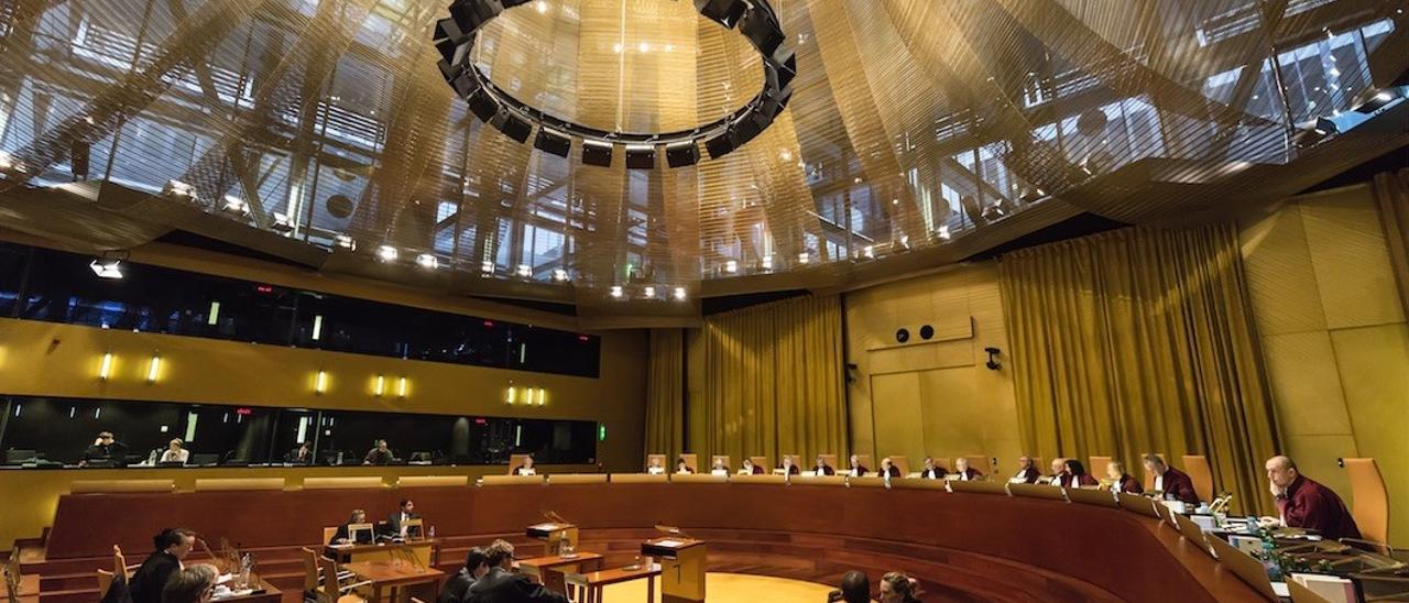 Archivo - Una vista ante el Tribunal de Justicia de la Unión Europea (Gran Sala)