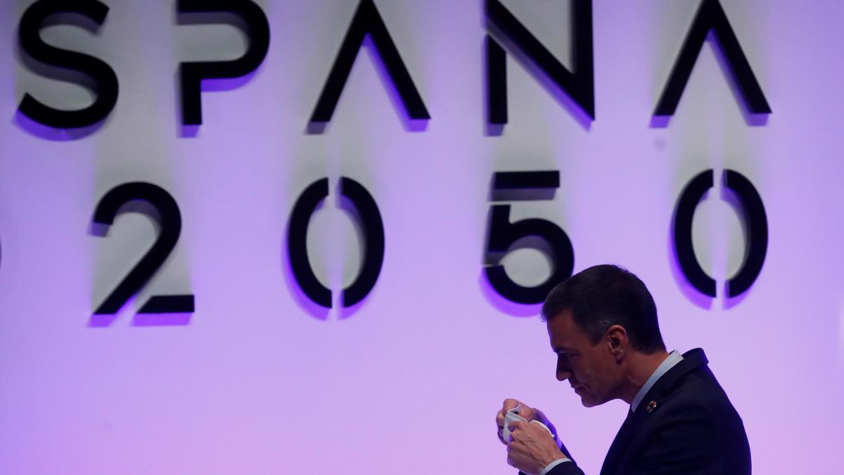 El presidente del Gobierno, Pedro Sánchez, durante la presentación del documento 'España 2020', en el Museo Nacional Centro de Arte Reina Sofía, este 20 de mayo de 2021 en Madrid.