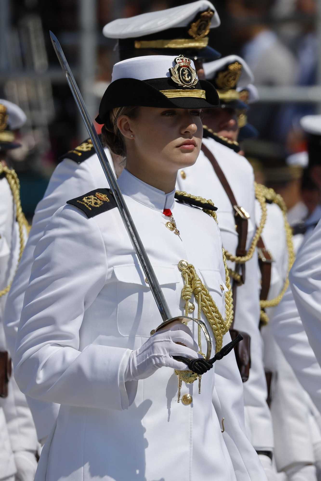 Leonor recibe de manos de Felipe VI la Gran Cruz del Mérito Naval en Marín
