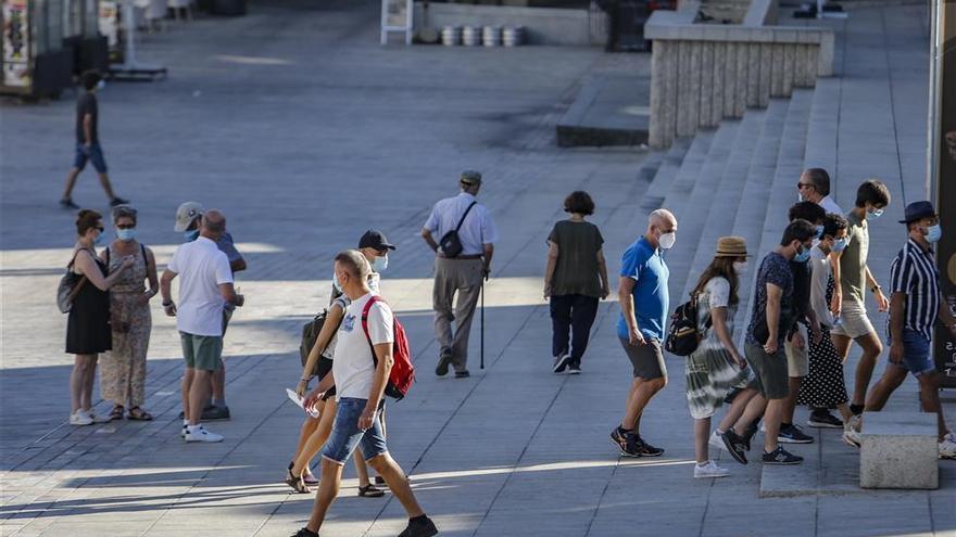 Cáceres prohíbe captar clientela a más de tres metros de los establecimientos