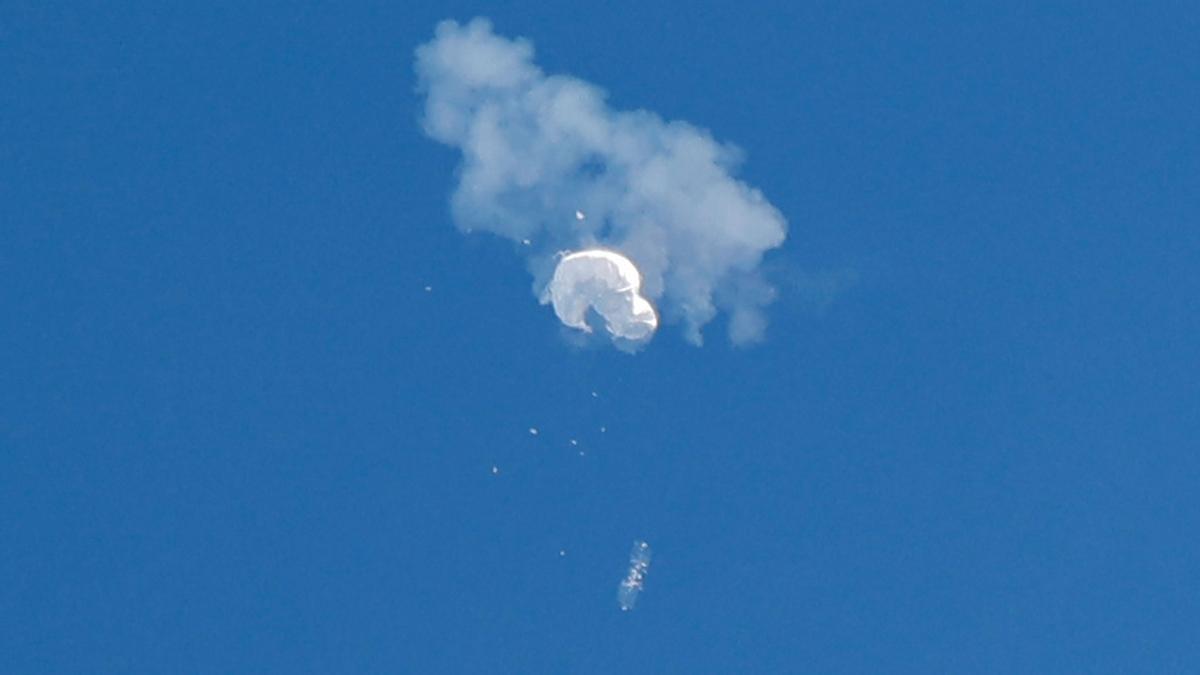 Estados Unidos derriba el globo chino frente a la costa de Carolina del Sur