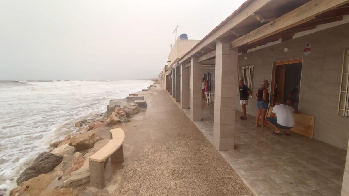 Así está afectando DANA a la playa de El Pinet