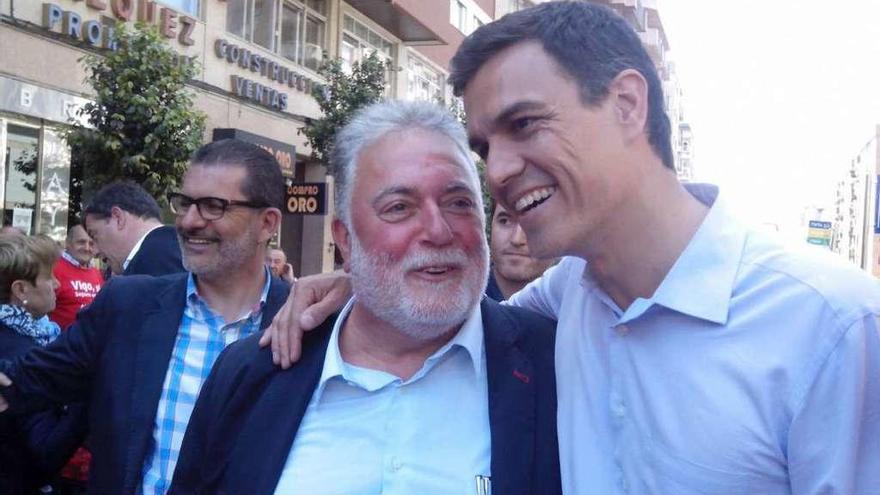 Alfredo Iglesias con Pedro Sánchez, en una imagen de archivo. // Gonzalo Núñez