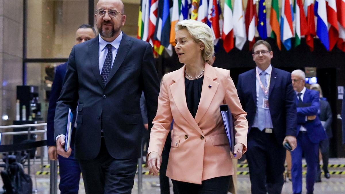 Charles Michel, presidente del Consejo Europeo, y Ursula von der Leyen, presidenta de la Comisión, este jueves en Bruselas.