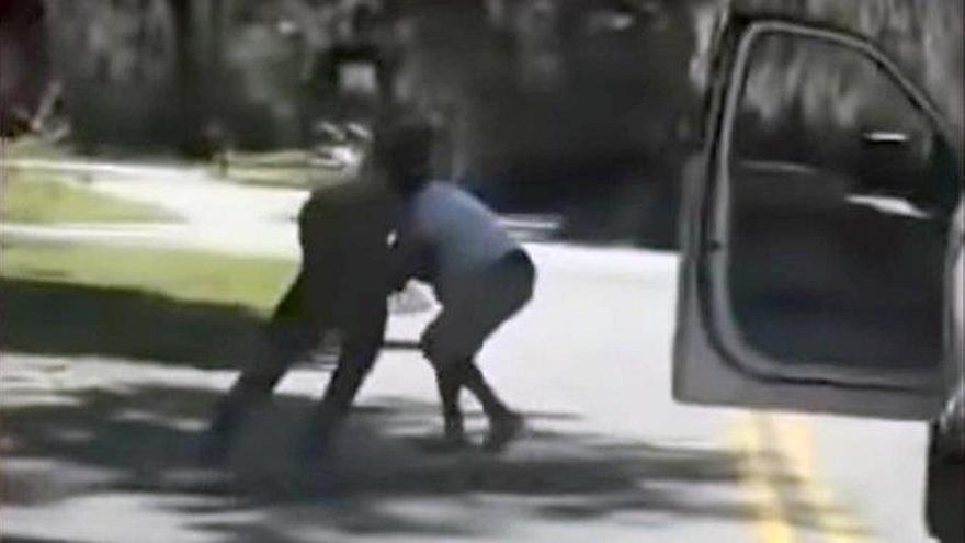 Un vídeo reactiva el caso de un asesinato de tintes racistas en EEUU