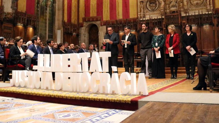 Moment de l&#039;acte al Saló de Cent de l&#039;Ajuntament de Barcelona.