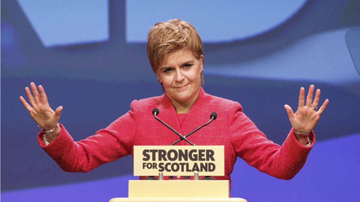 Sturgeon consigue sacar adelante su propuesta con los votos favorables del Partido Verde.