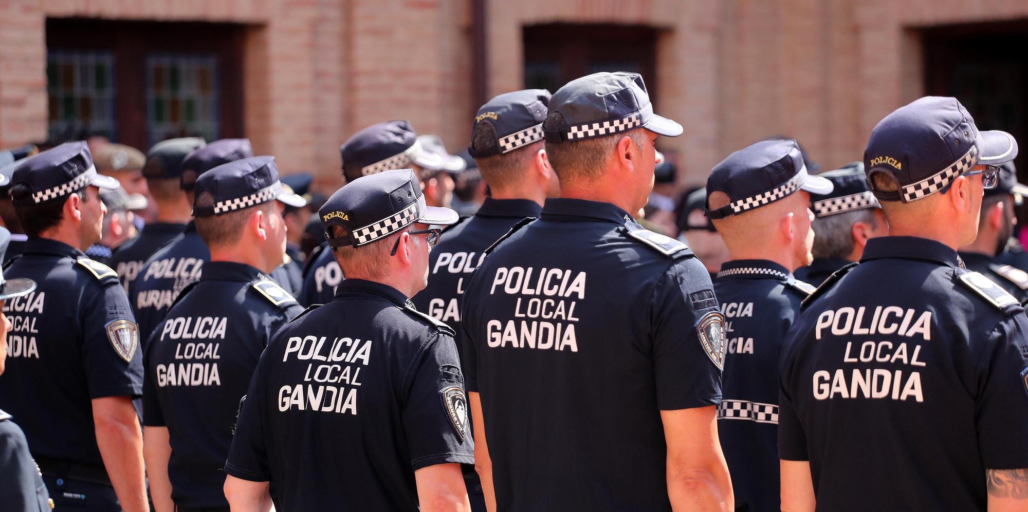 Entrega de condecoraciones a los policias locales de la Comunitat Valenciana