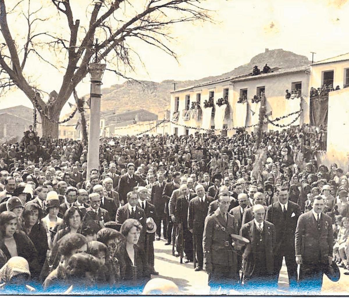 Somatenistas en la plaza del Convento.