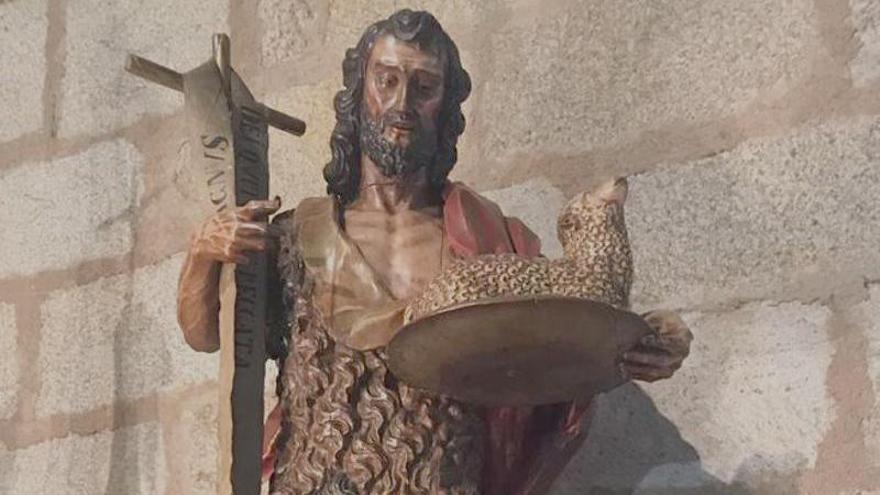 Comienza la restauración de la imagen de san Juan Bautista de la iglesia de la Asunción de Arroyo de la Luz