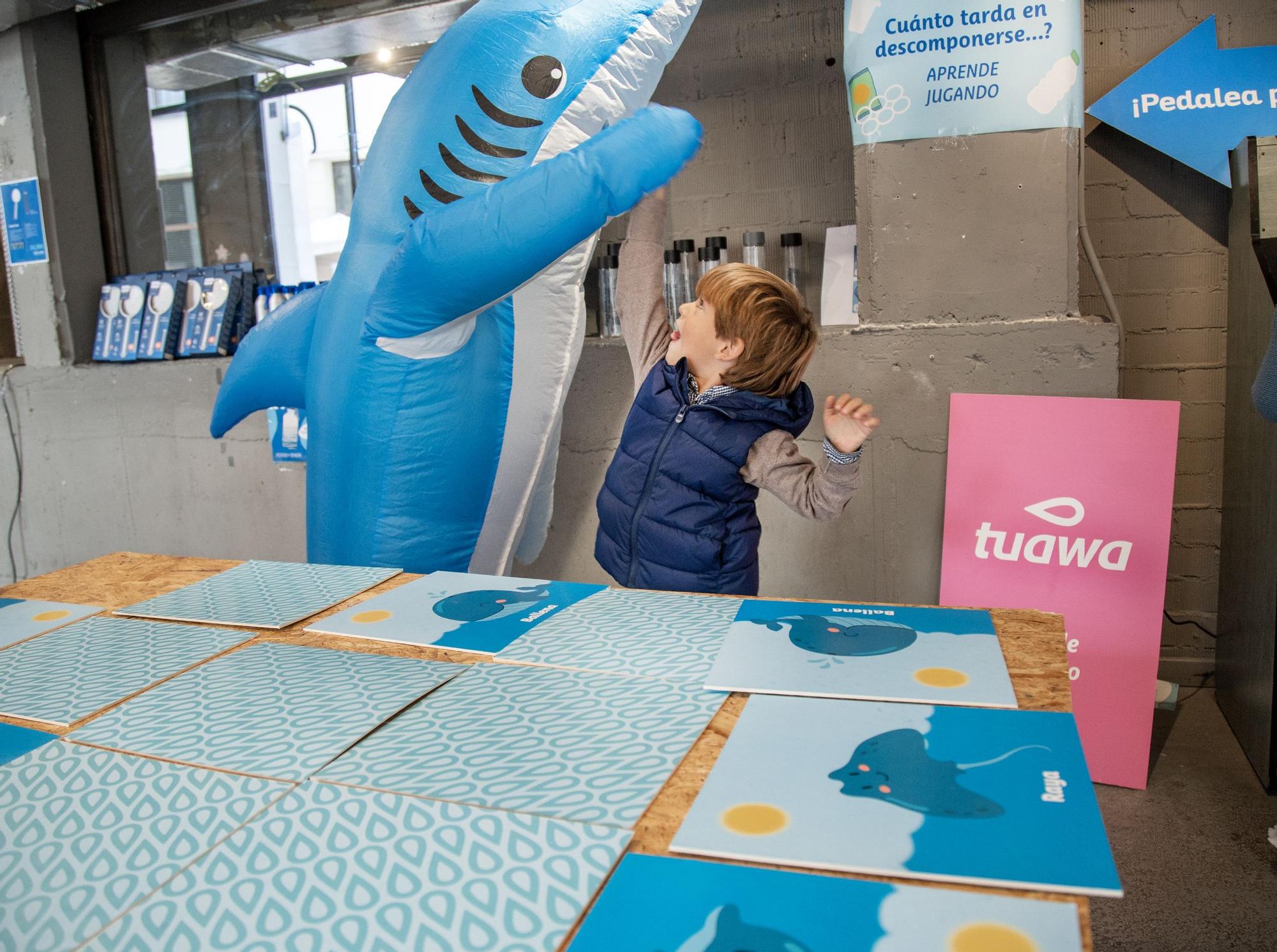 Talleres infantiles en el mercado de Tapinería