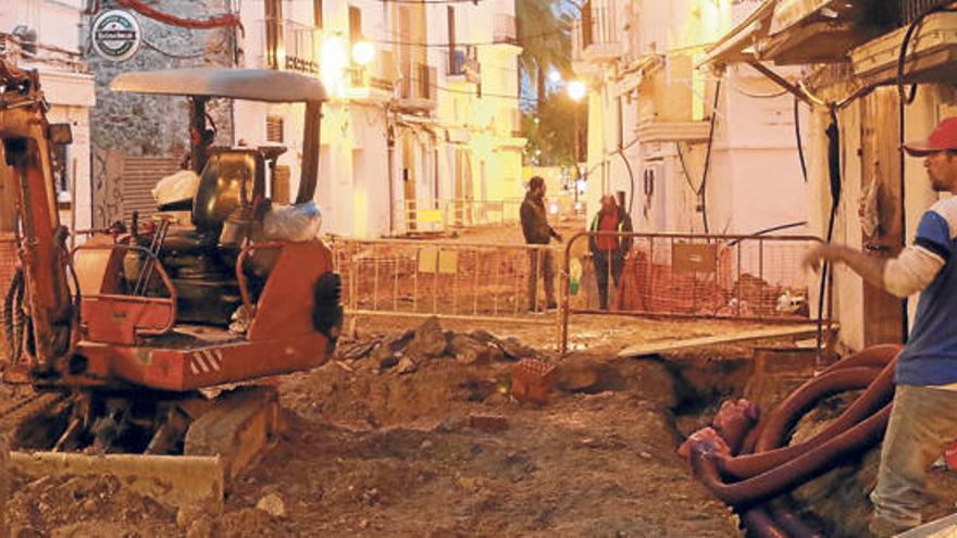 Las obras de la calle Barcelona, en la Marina, donde se han producido las agresiones.