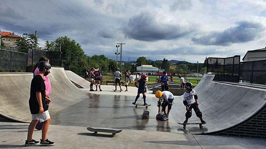 Noreña inicia sus talleres de skate con gran éxito de participación