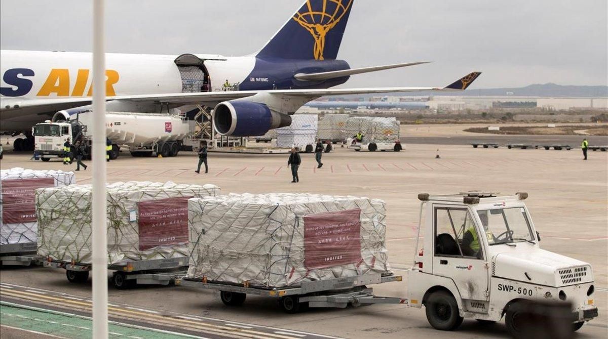 rosas52893797 cargamento mascarillas inditex aeropuerto zaragoza200323215235 rosas52893797 cargamento mascarillas inditex aeropuerto zaragoza200323215235