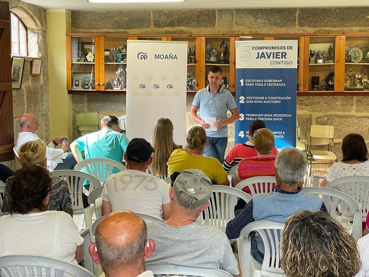 Ezequiel Fernández en el mitin en Berducedo.