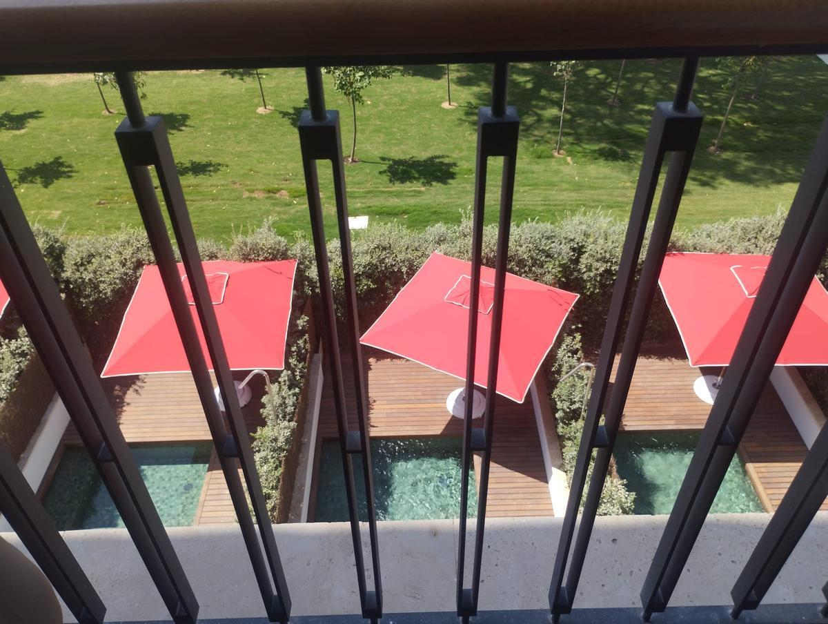 También hay habitaciones con piscinas privadas.