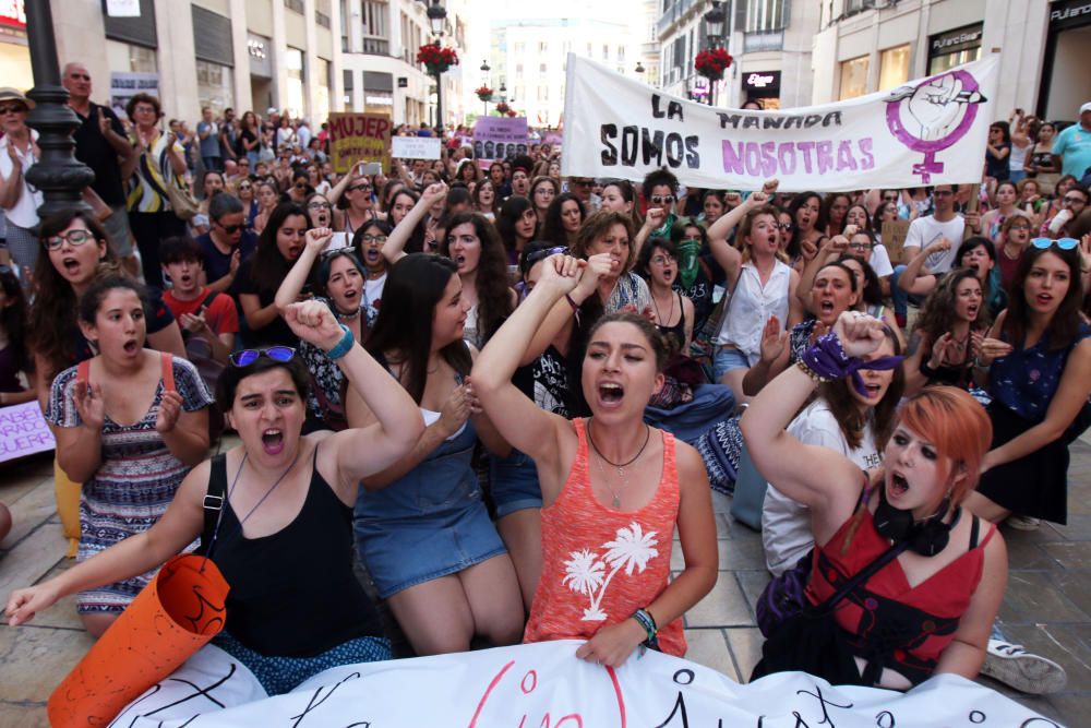 Málaga se echa a la calle contra la puesta en libertad de 'La Manada'