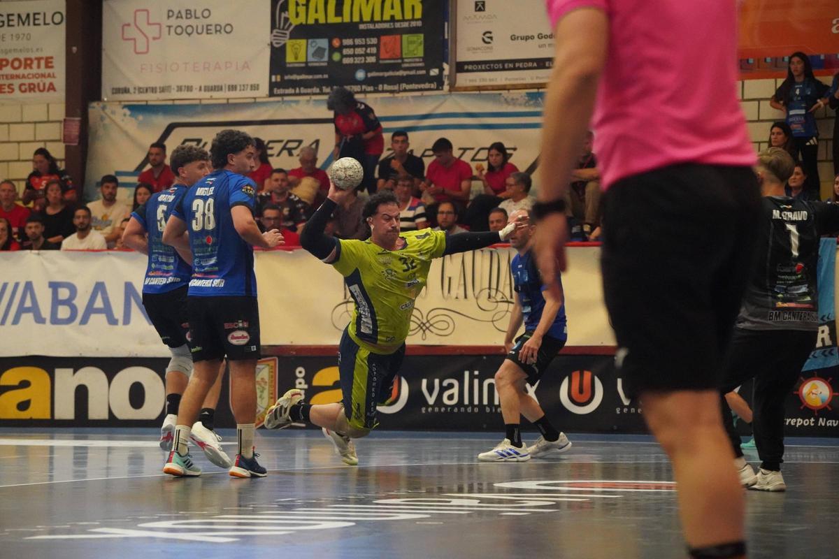 El Balonmano Zamora debuta con victoria