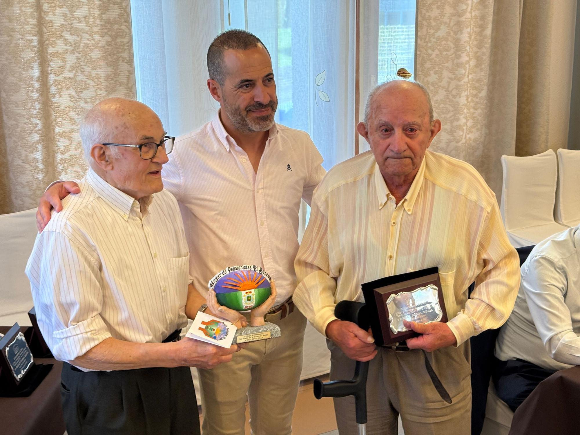 El Hogar del Pensionista de El Berrón celebra su comida anual