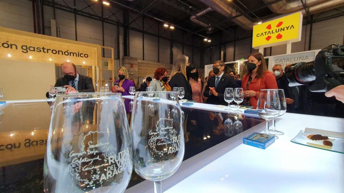 El stand de Aragón en Fitur incluye un espacio gastronómico en el que se realizan catas. | GOBIERNO DE ARAGÓN