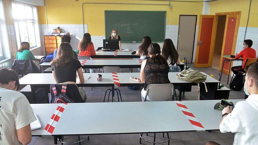 Alumnos voluntarios de Bachillerato en la fase 2 de la desescalada en Galicia.