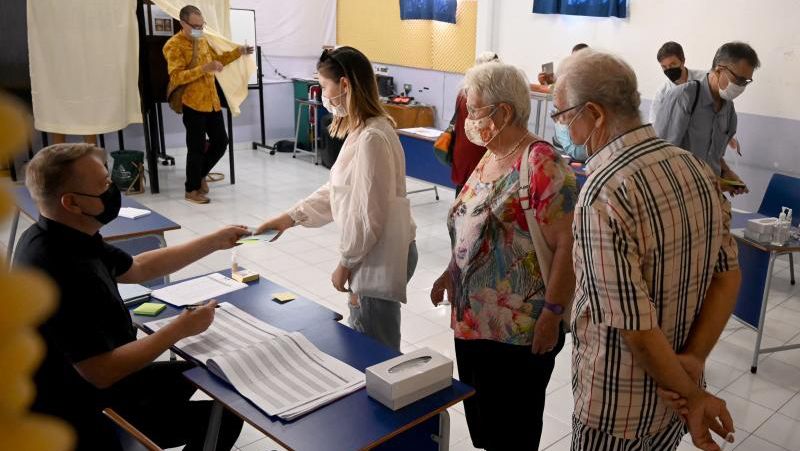 Segunda vuelta en las Elecciones Presidenciales en Francia, votaciónes en la isla de Bali