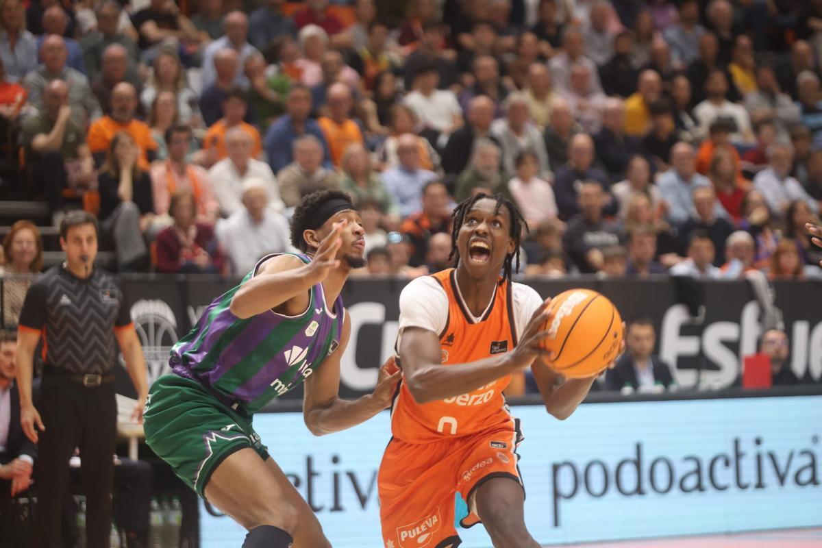 Brancou Badio, en el partido ante el Unicaja en La Fonteta