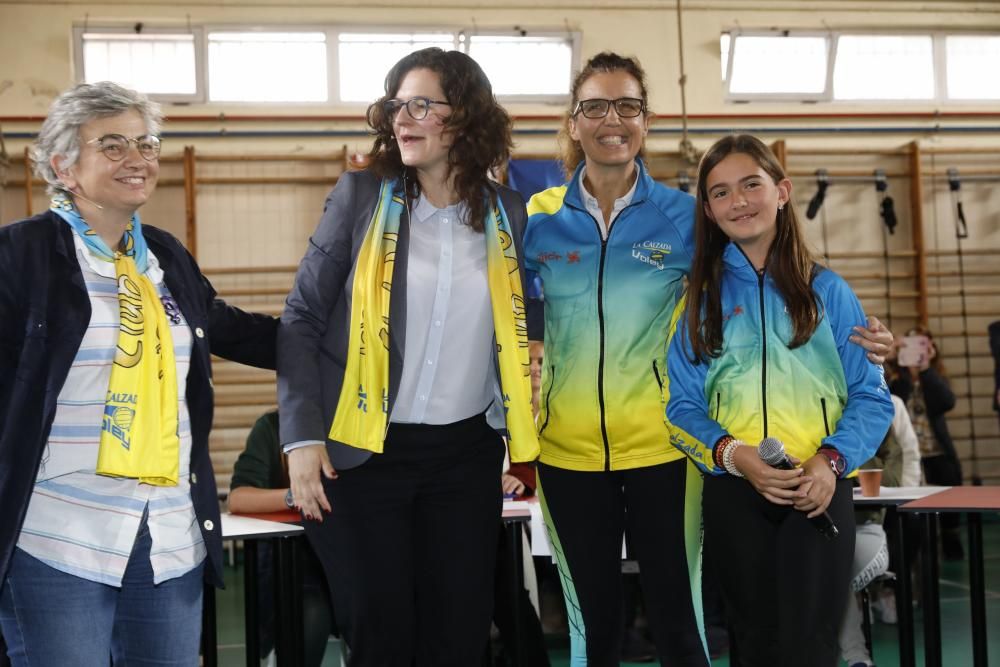 Premios Princesa de Asturias 2019: La alcaldesa de Gdansk, Aleksandra Dulkiewicz, en el C.P. Cervantes de Gijón con los alumnos