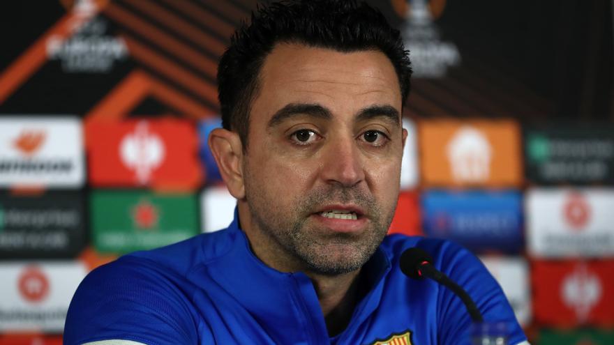 El PSG complica el fichaje soñado de Xavi en el Barça