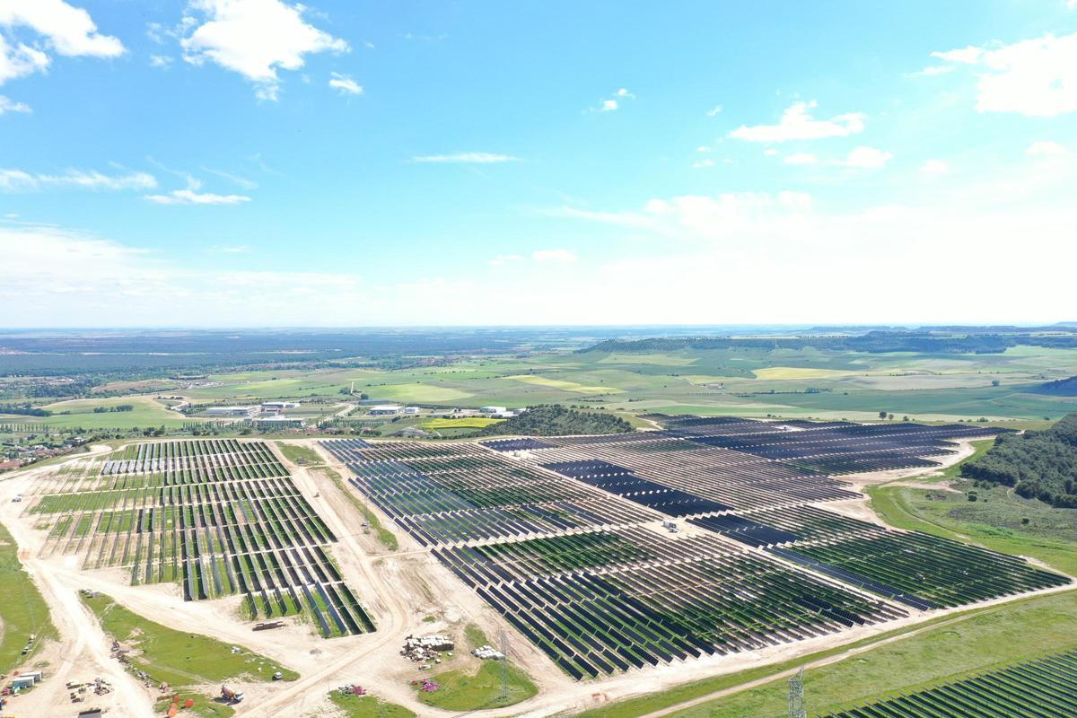 La planta fotovoltaica que ha construido y puesto en marcha en Valladolid la empresa aragonesa Iasol.