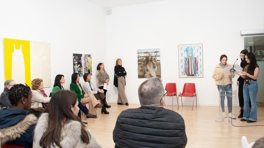 &#039;Nos-otras. Visiones de lo femenino&#039; en la colección de la Diputación de Cáceres en Pintores 10